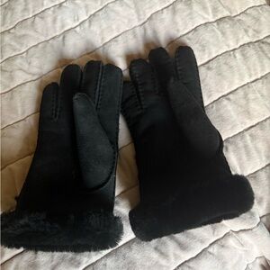 UGG Black Women's Gloves with Fur Trim